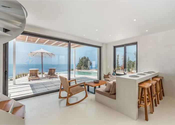 Nero Lefkada Tsoukaladhes