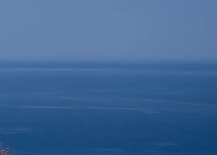 Nero Lefkada Tsoukaladhes