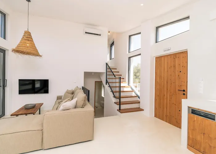 Nero Lefkada Tsoukaladhes