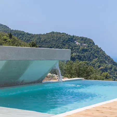 Nero Lefkada Tsoukaládhes