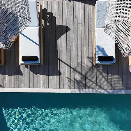 Nero Lefkada Tsoukaladhes
